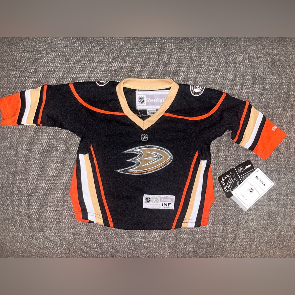 NWT Anaheim Ducks Hockey Sweater Jersey (baby)